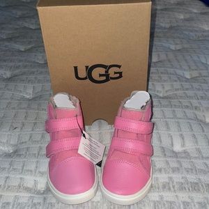 Brand New Kids Uggs Size 6 Never Worn with Box